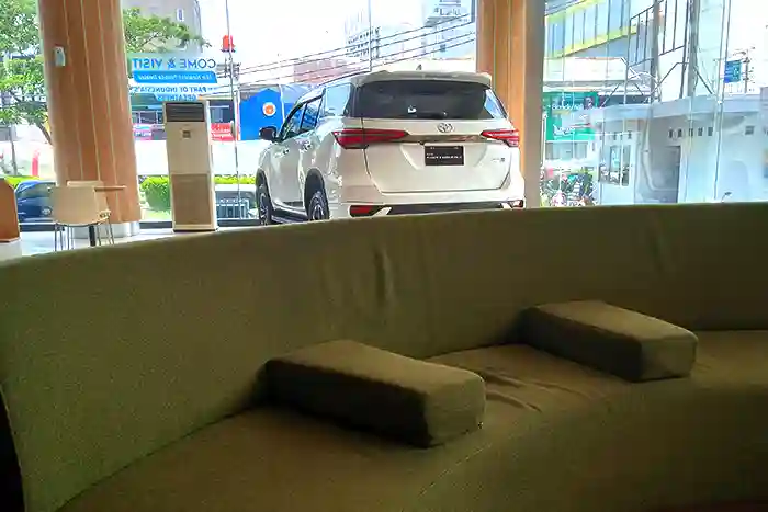 Dealer Toyota Depok