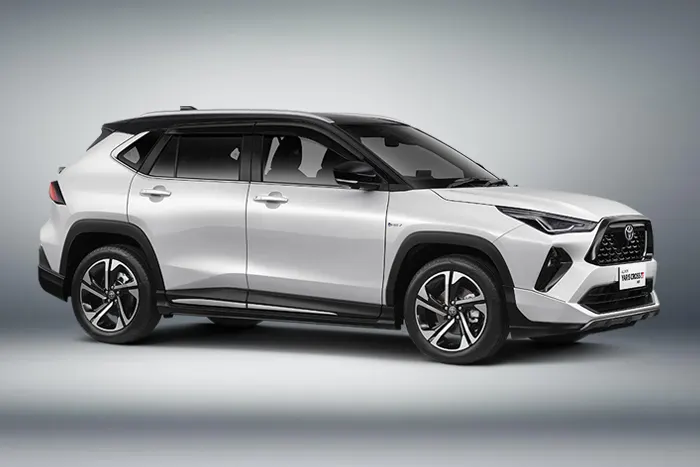 Toyota Yaris Cross - Right Side View